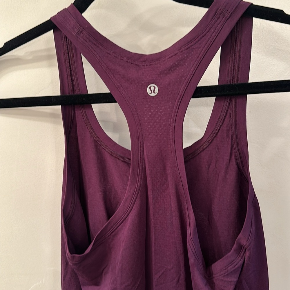 Lululemon tank color grape - Picture 3 of 3